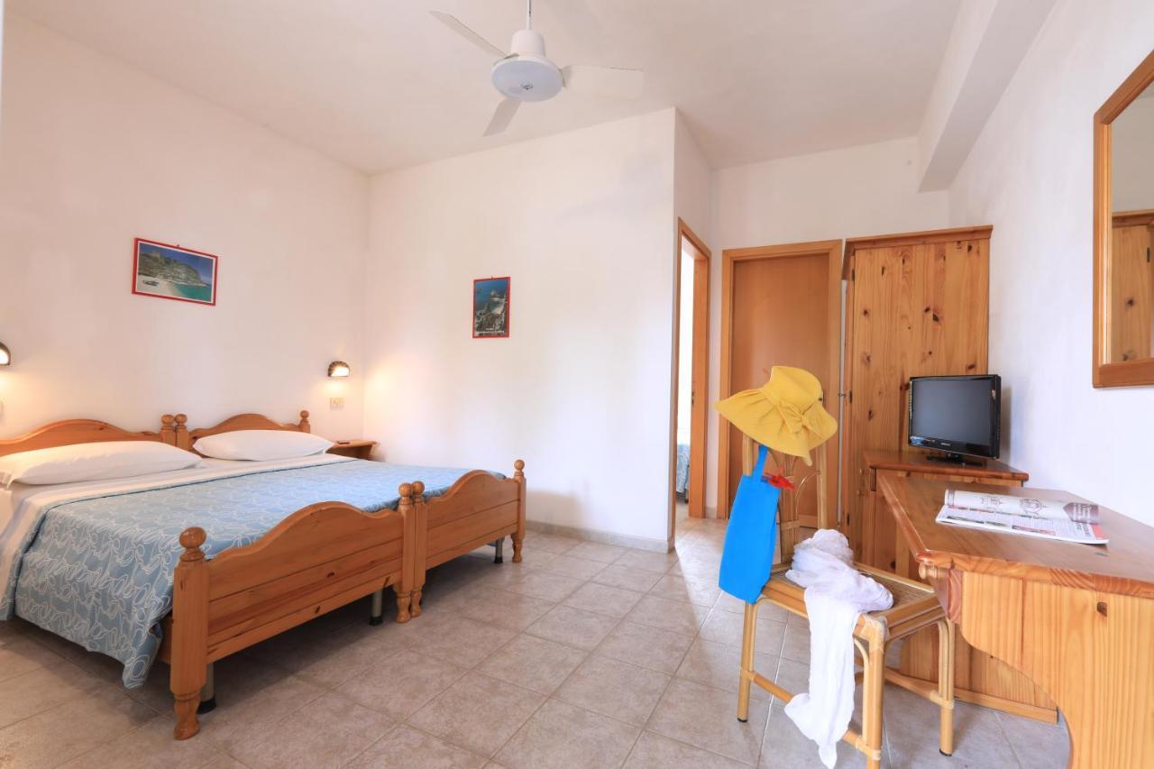 Villaggio Torre Ruffa Robinson Capo Vaticano Luaran gambar