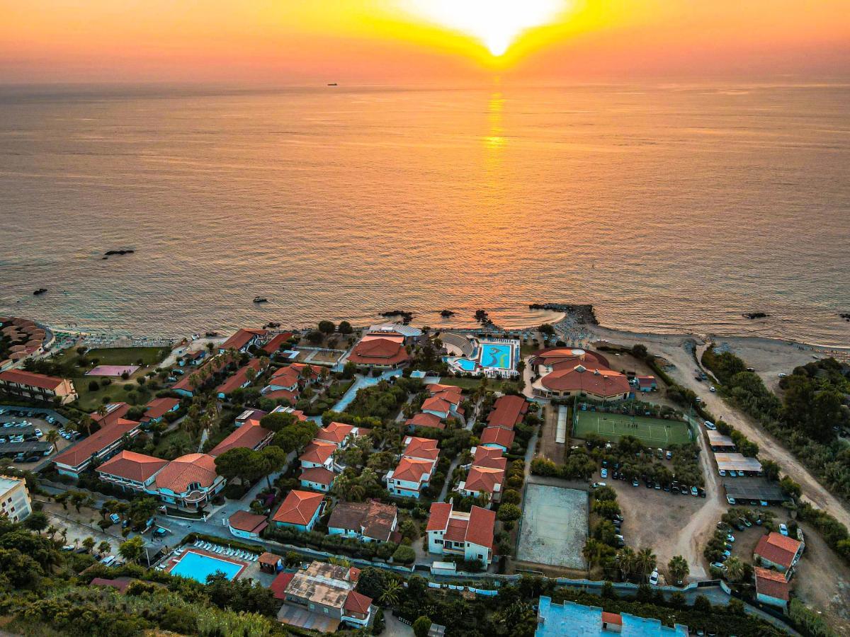 Villaggio Torre Ruffa Robinson Capo Vaticano Luaran gambar