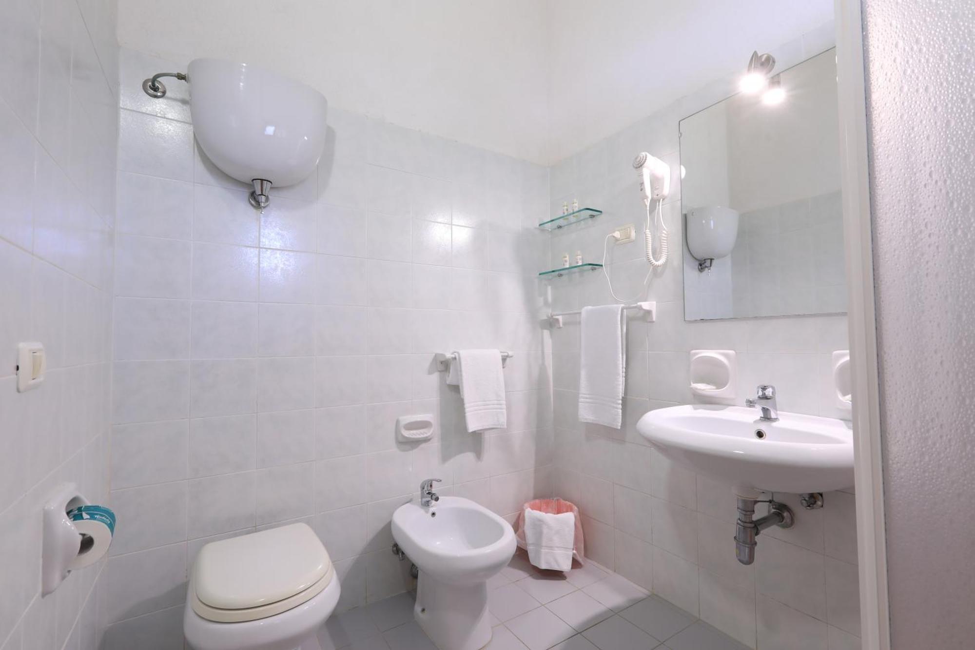 Villaggio Torre Ruffa Robinson Capo Vaticano Bilik gambar