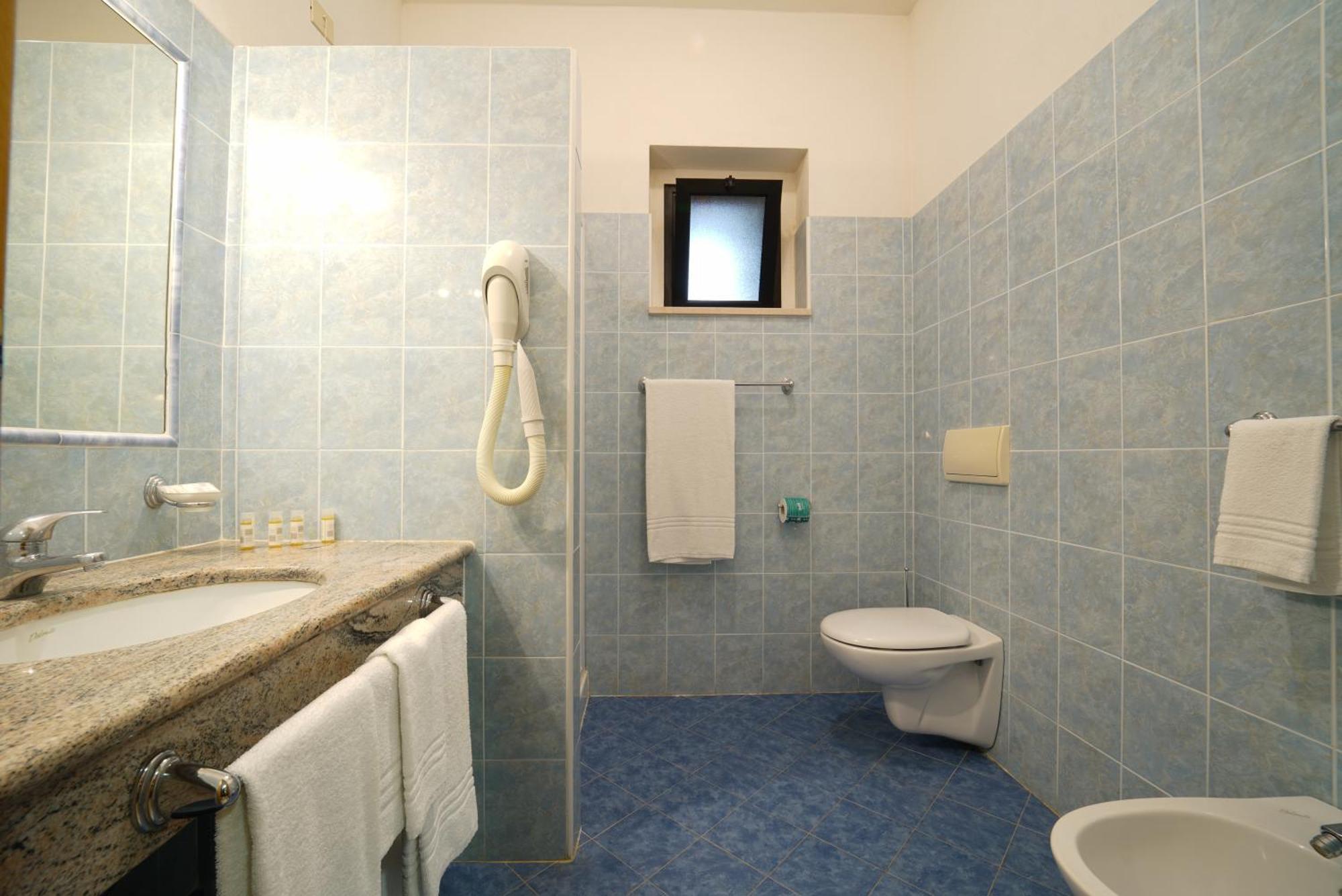 Villaggio Torre Ruffa Robinson Capo Vaticano Bilik gambar