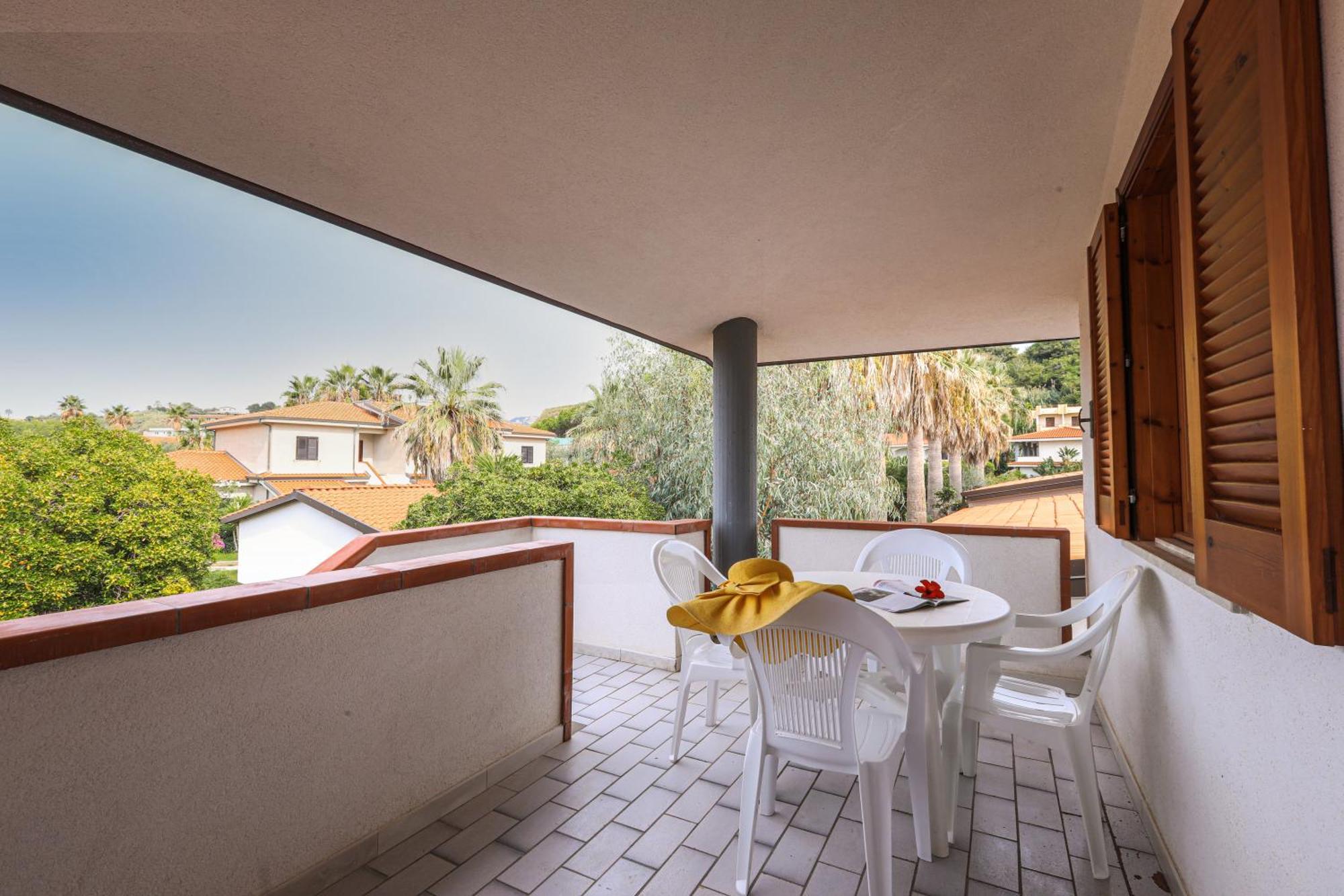 Villaggio Torre Ruffa Robinson Capo Vaticano Bilik gambar